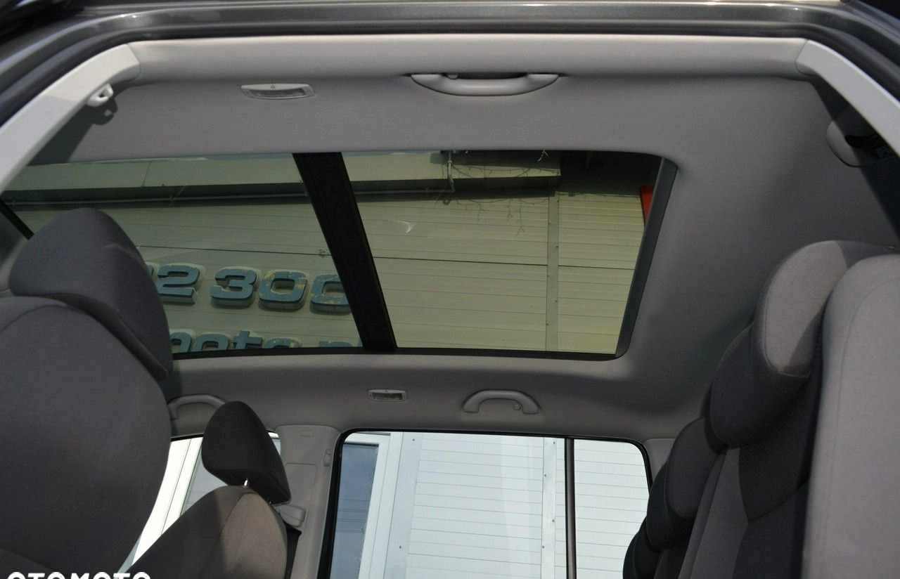 Volkswagen Touran cena 41900 przebieg: 215000, rok produkcji 2015 z Hrubieszów małe 781
